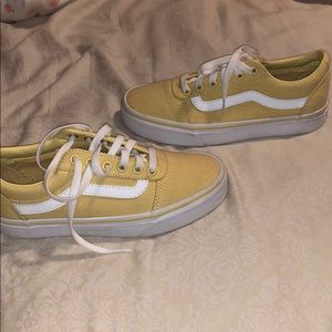 Women’s yellow vans size 6